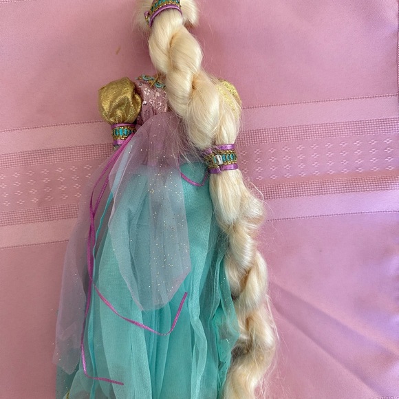 Barbie as Rapunzel, Children Collector Series First Edition - Picture 2 of 5